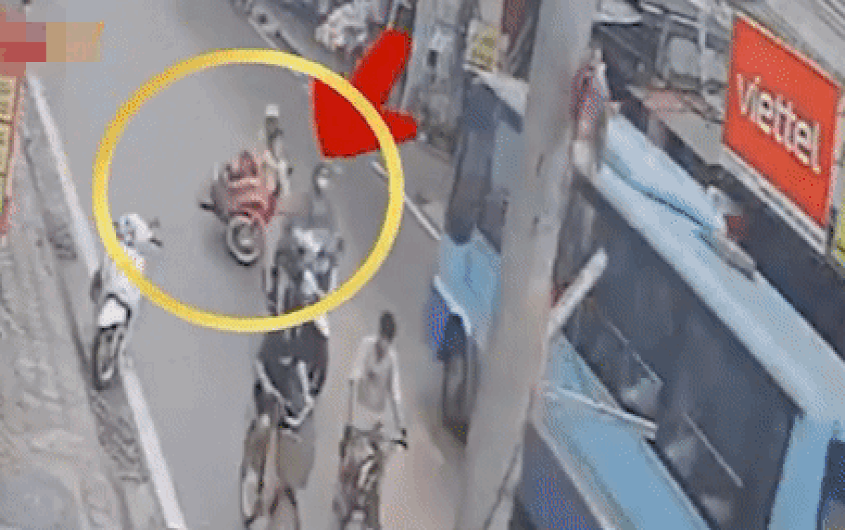 Đang chạy nhanh thì phanh gấp, 2 người phụ nữ suýt 'chuốc họa vào thân' Ảnh 2