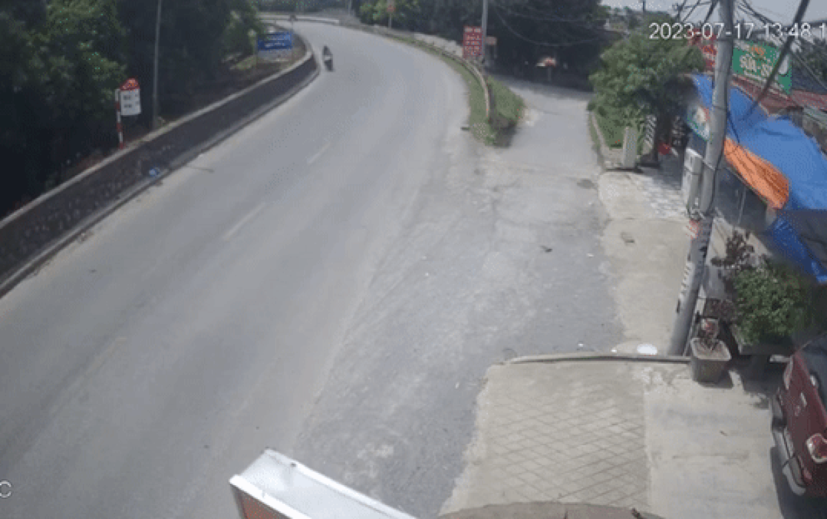 Đôi nam nữ gặp hoạ oan ức bởi tài xế xe đầu kéo vượt ẩu ở khúc cua Ảnh 2