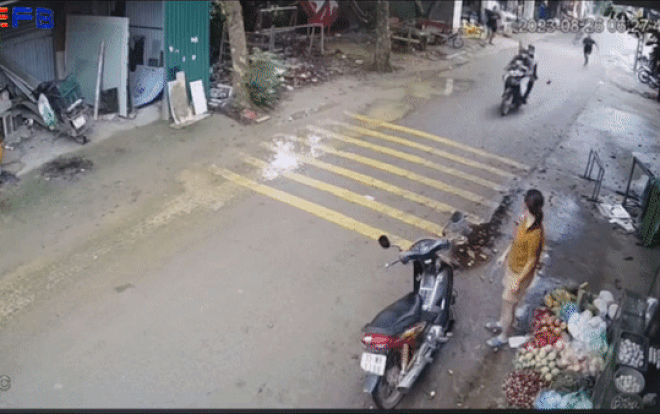 Clip: Cả khu phố đoàn kết cùng nhau giúp hàng xóm bắt kẻ xấu Ảnh 2