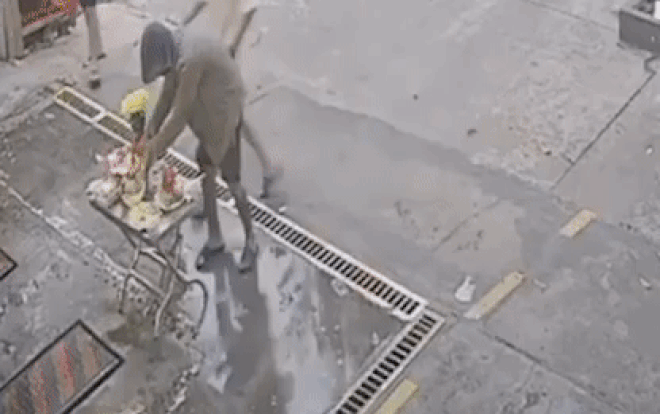 Đi giật cô hồn bằng xế xịn, thanh niên còn được khen vì một hành động Ảnh 2