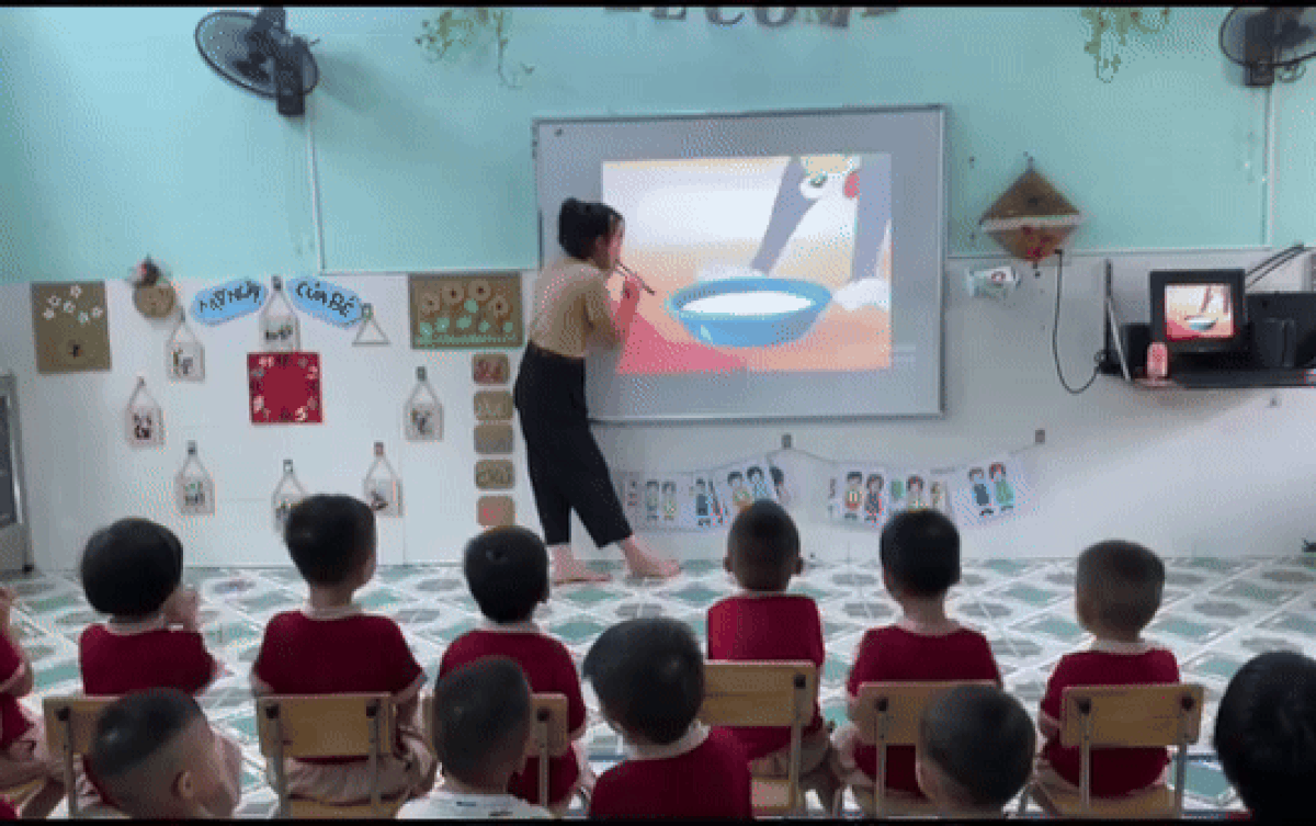 Con học về kể cô giáo uống sữa của mèo, mẹ được phen cười ngất khi biết sự thật Ảnh 2