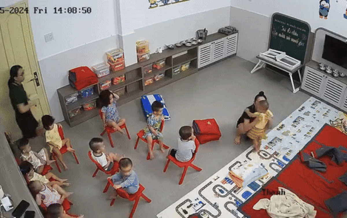 Gửi con đi lớp mầm non, mẹ lo lắng check camera liền thấy cảnh bất ngờ Ảnh 2