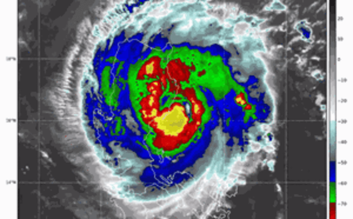 Bão Toraji trút cơn thịnh nộ vào Philippines trước khi tiến thẳng vào biển Đông Ảnh 2