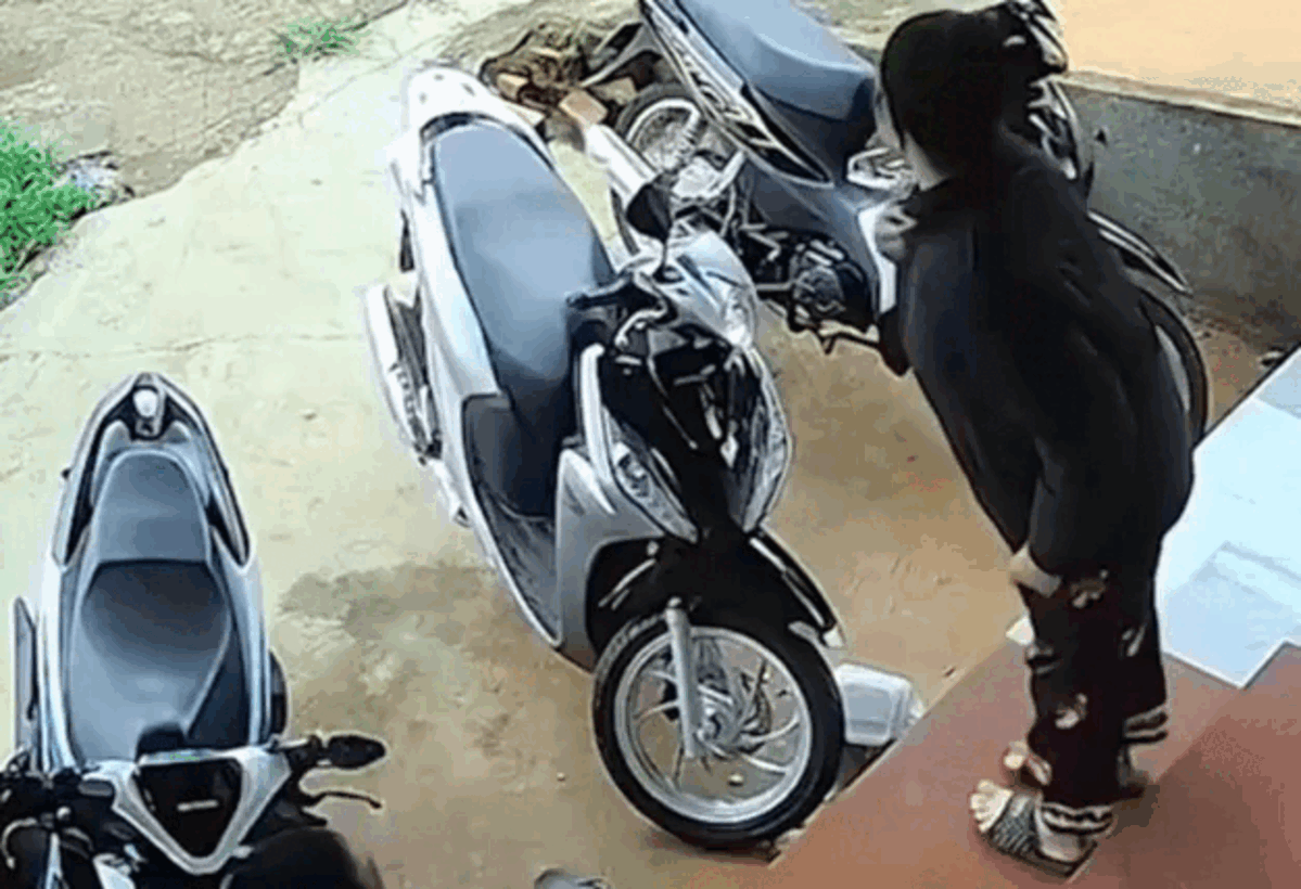 Thấy vợ khóc tức tưởi, người đàn ông vội vã lao đến ứng cứu và sự thật hài hước phía sau Ảnh 2