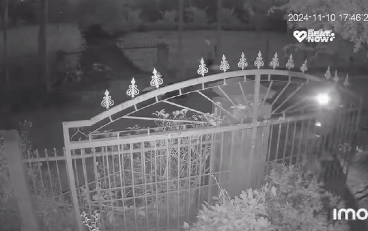 Nhóm thanh niên chạy tán loạn vào nhà dân ẩn nấp, camera ghi lại cảnh dở khóc dở cười Ảnh 2