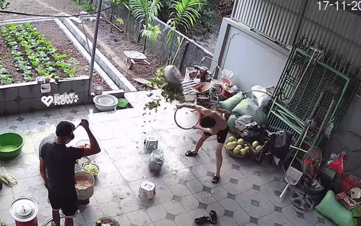 Trổ tài vẩy rau lần đầu ra mắt, thanh niên khiến cả nhà người yêu cười ngất Ảnh 2