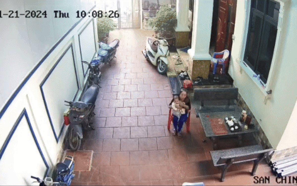 Người đàn ông gặp sự cố khi đang làm việc, camera ghi lại cảnh khiến ai cũng hết hồn Ảnh 2