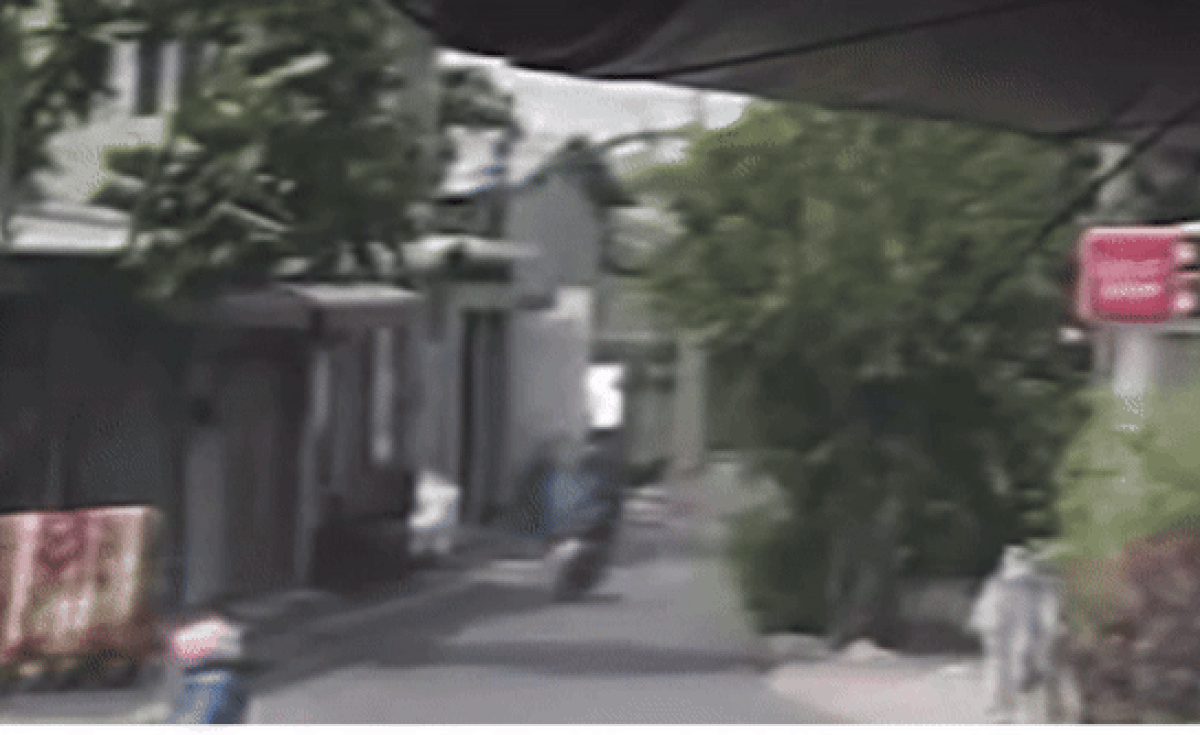 Cú đạp khiến nam sinh ngã gục, camera ghi lại nguyên nhân bất ngờ Ảnh 2