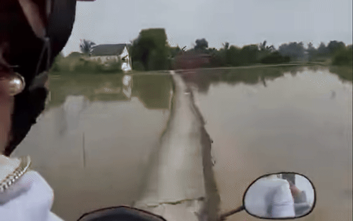 Được bạn chở về nhà chơi, cô gái vừa đi đường vừa run sợ, xem clip liền hiểu lý do Ảnh 2