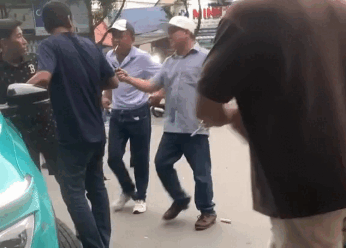 Một tài xế taxi bị dùng dao đe dọa vì báo giá cuốc xe 700 nghìn đồng Ảnh 2