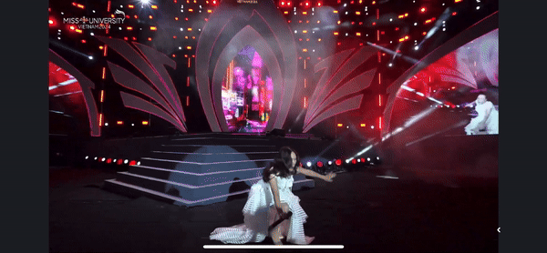 Mỹ Tâm gặp sự cố khi biểu diễn trên sóng trực tiếp, Tùng Yuki liền có hành động khiến fan nức lòng Ảnh 2