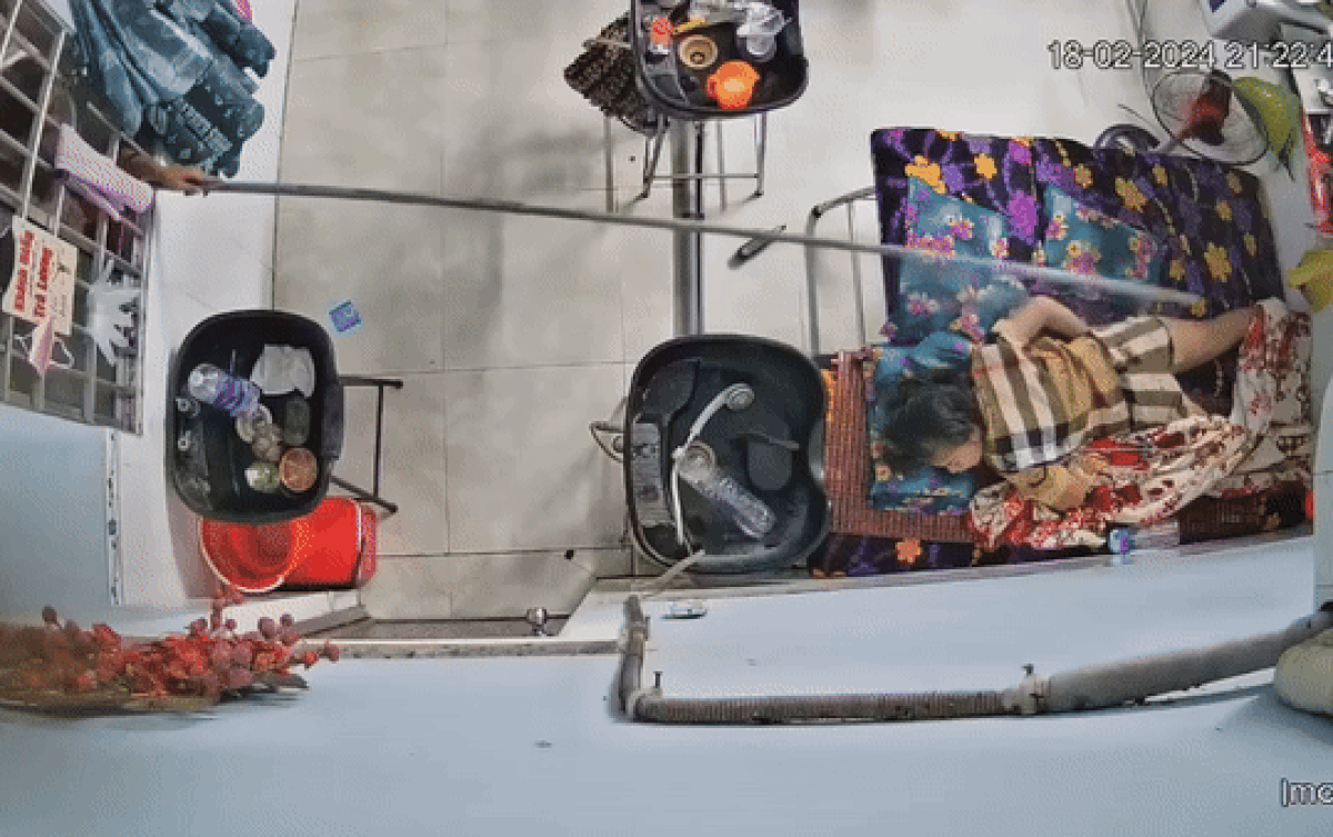 Ngủ say quá mức, cô gái khiến cả xóm trọ được phen hốt hoảng Ảnh 2