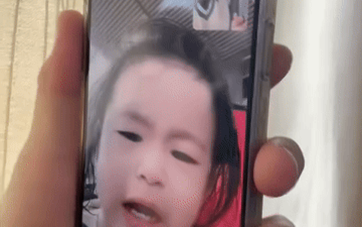 Đi công tác dài ngày, Hà Trí Quang - Thanh Đoàn 'đứt ruột' khi nghe con gái khóc nức nở Ảnh 2