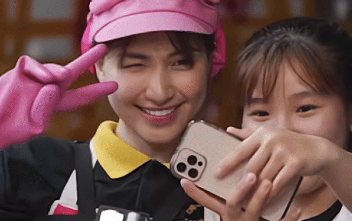 Vừa xin chụp hình xong, fan nữ hỏi 1 câu khiến Hòa Minzy 'đứng hình' Ảnh 2