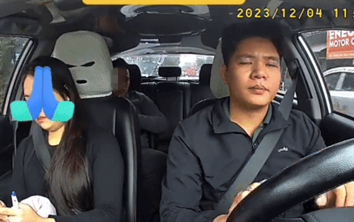 Khách vừa nghe điện thoại liền bật khóc, tài xế nặng trĩu lòng khi biết lý do Ảnh 2