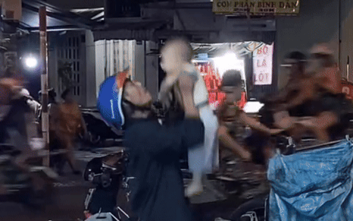 Khoảnh khắc hai cha con tíu tít cười nói sau ngày dài cùng nhau đi làm khiến nhiều người ấm áp Ảnh 2