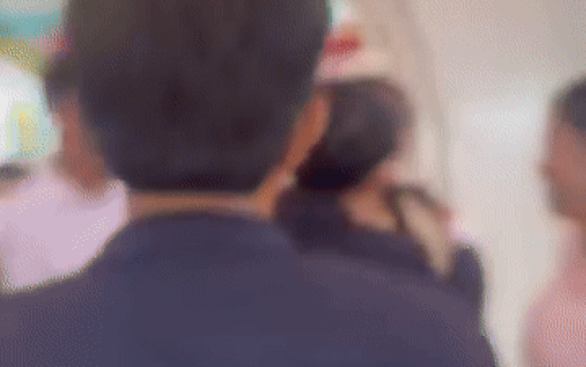 Người cha ôm chặt con gái rồi bật khóc nức nở giây phút tiễn con về nhà chồng Ảnh 2