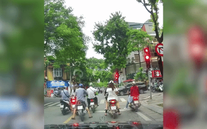 Hành vi xấu xí của hai gã đàn ông trên phố Nguyễn Biểu Ảnh 2