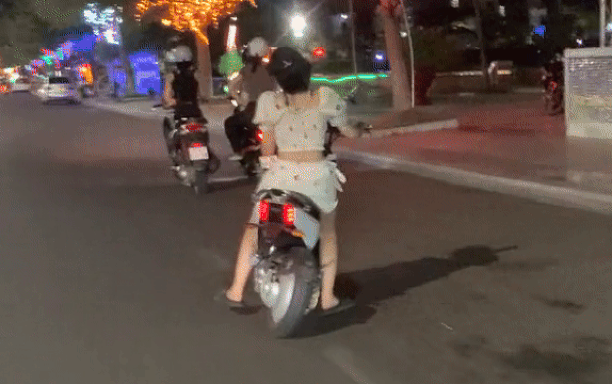 Cô gái khiến cả phố ngước nhìn khi chạy xe, dân tình ngơ ngác hỏi: Khó vậy cũng làm được? Ảnh 2