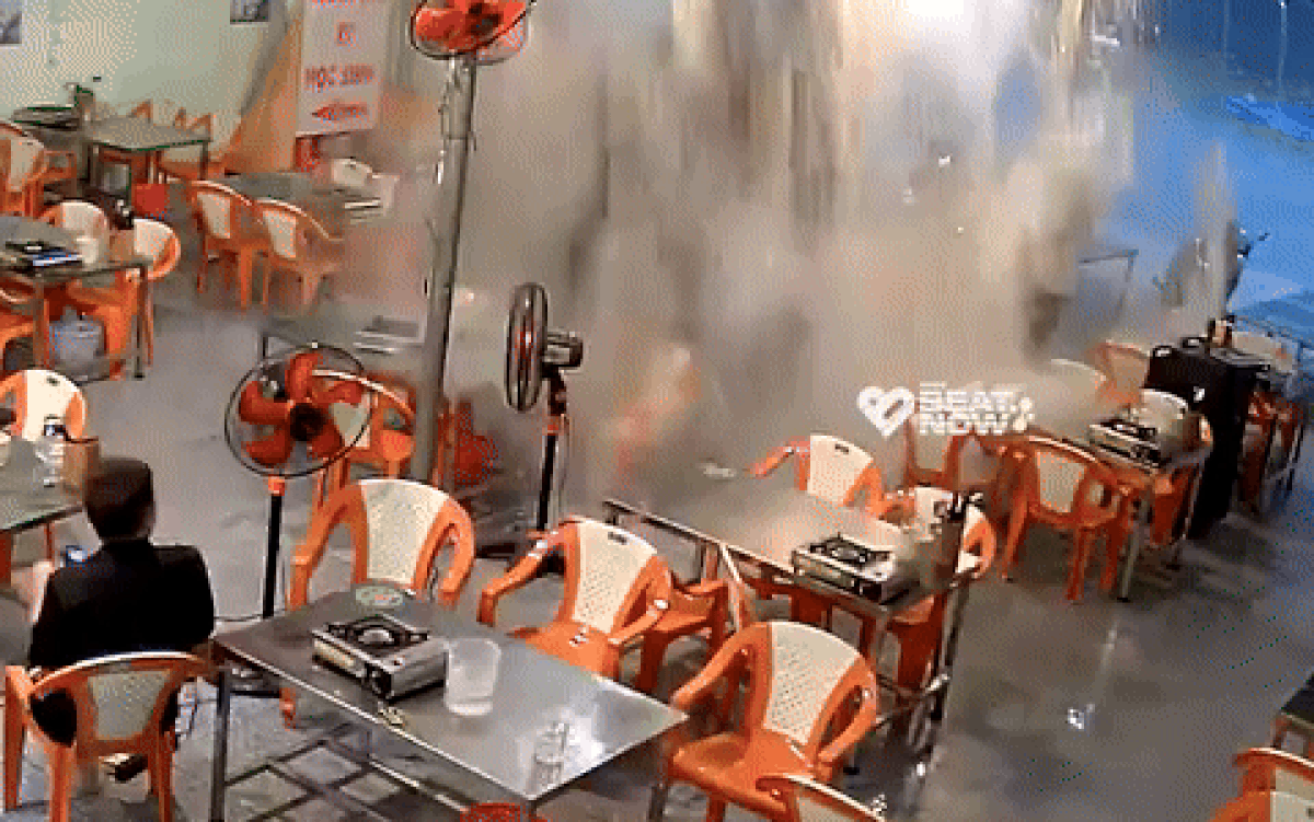 Cặp đôi đang ăn phải bỏ chạy tán loạn, xem camera vừa thương vừa buồn cười Ảnh 2