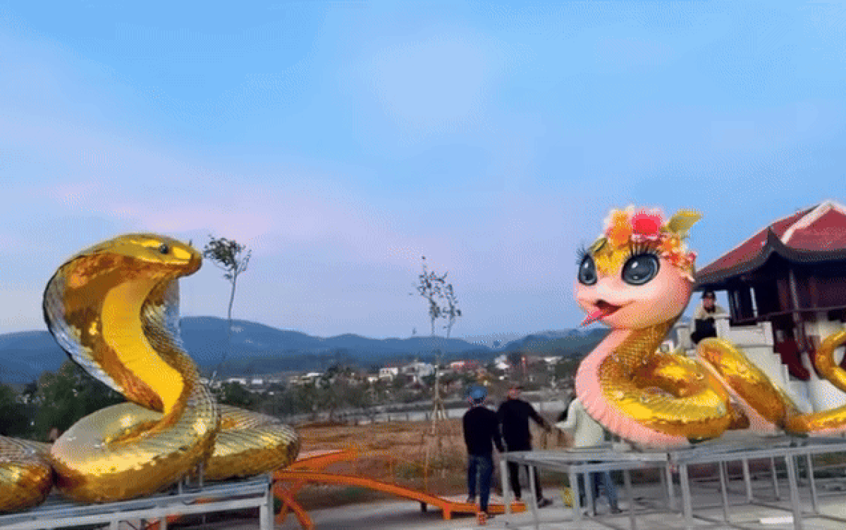 Thêm cặp linh vật Quảng Trị lộ diện: 'Bé Na' đội hoa trên đầu gây ấn tượng mạnh Ảnh 2