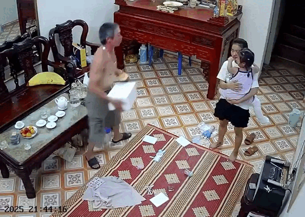 Ông Ngoại cũng đành bó tay với 'bình rượu mơ' này.