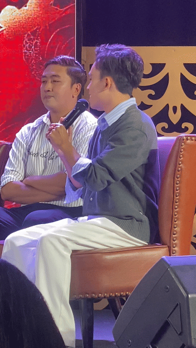 Khoảnh khắc Hồ Văn Cường cúi đầu xin lỗi Như Quỳnh vì đến trễ nhận được nhiều lời khen ngợi. 