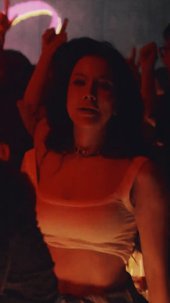 Diệp Lâm Anh diện crop-top ôm sát, khoe body nóng bỏng (Ảnh: TikTok weeknd.sgn)