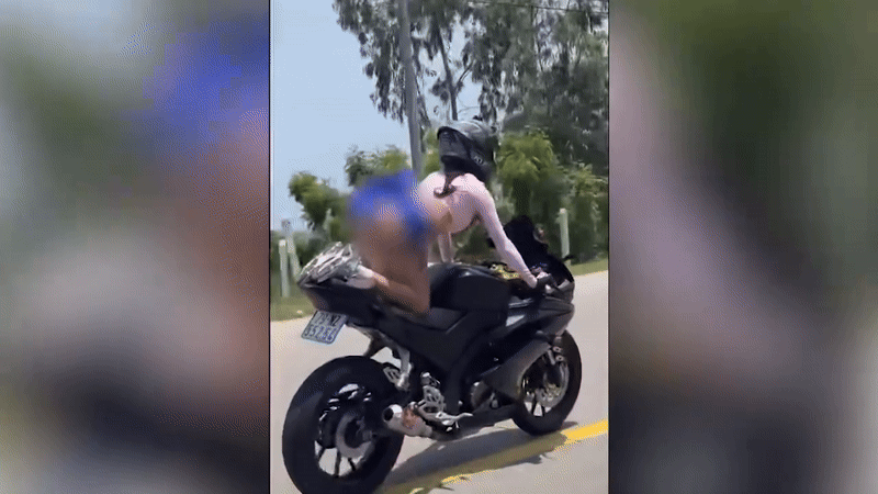 Hành động của người phụ nữ khiến nhiều người bức xúc. Ảnh cắt từ clip