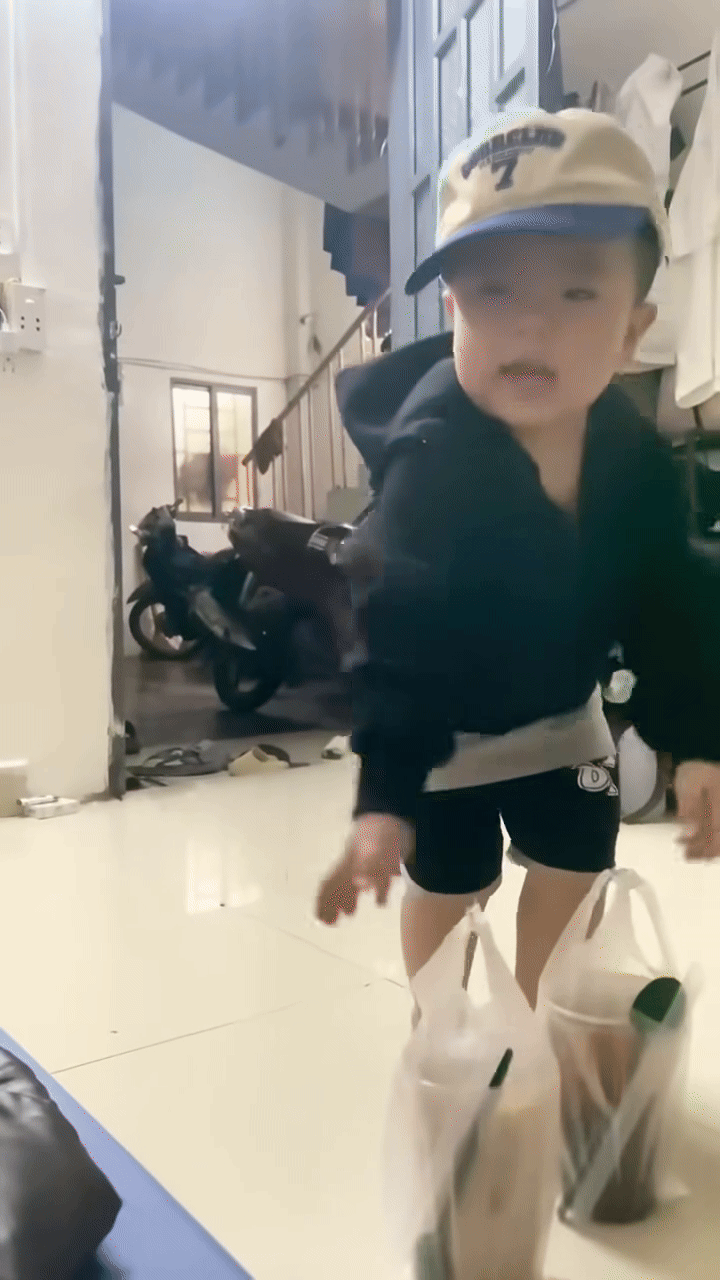 Clip 18 giây của 'búp măng non' đốn tim cộng đồng mạng Ảnh 1