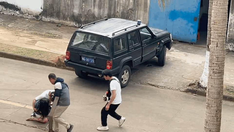 Đoạn clip thu hút hơn 100 triệu lượt xem. Ảnh: Weibo