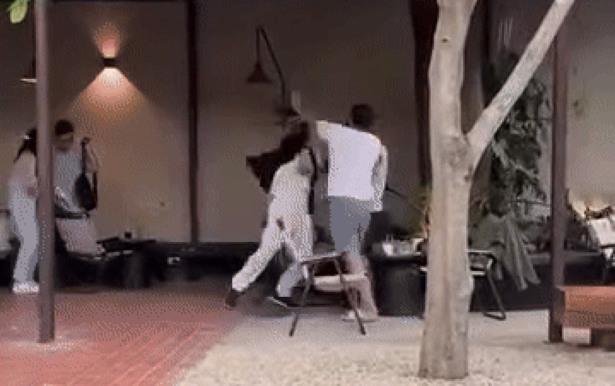 Đã rõ clip người giống ông Đặng Lê Nguyên Vũ đánh nhau ở quán cà phê Ảnh 2