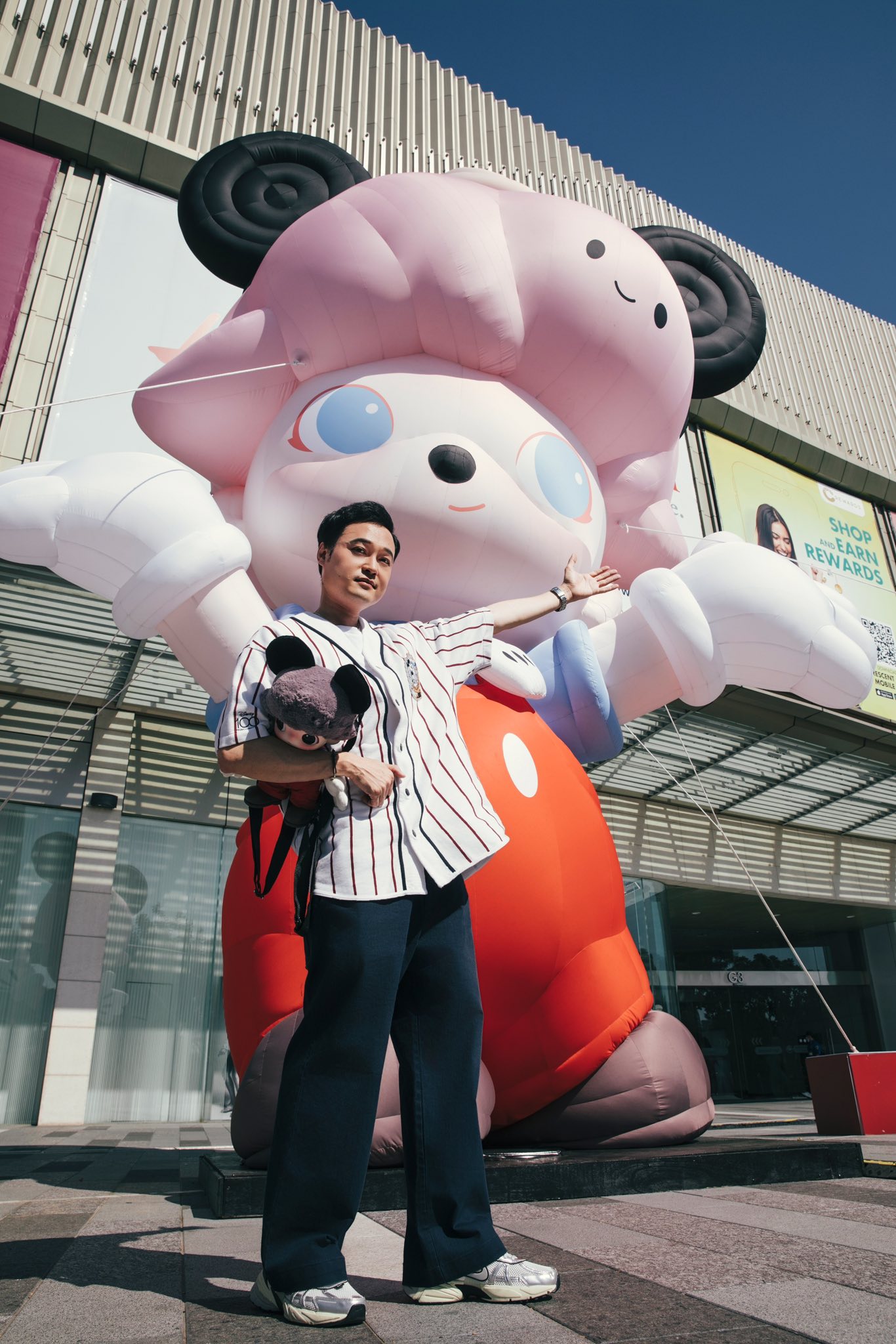 DIMOO Giant Balloon lần đầu tiên ra mắt tại Việt Nam - Saostar.vn