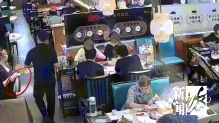 Ấm nước sôi bị gãy quai làm bé gái 3 tuổi bị bỏng nặng, nhà hàng xử lý gây bức xúc Ảnh 2