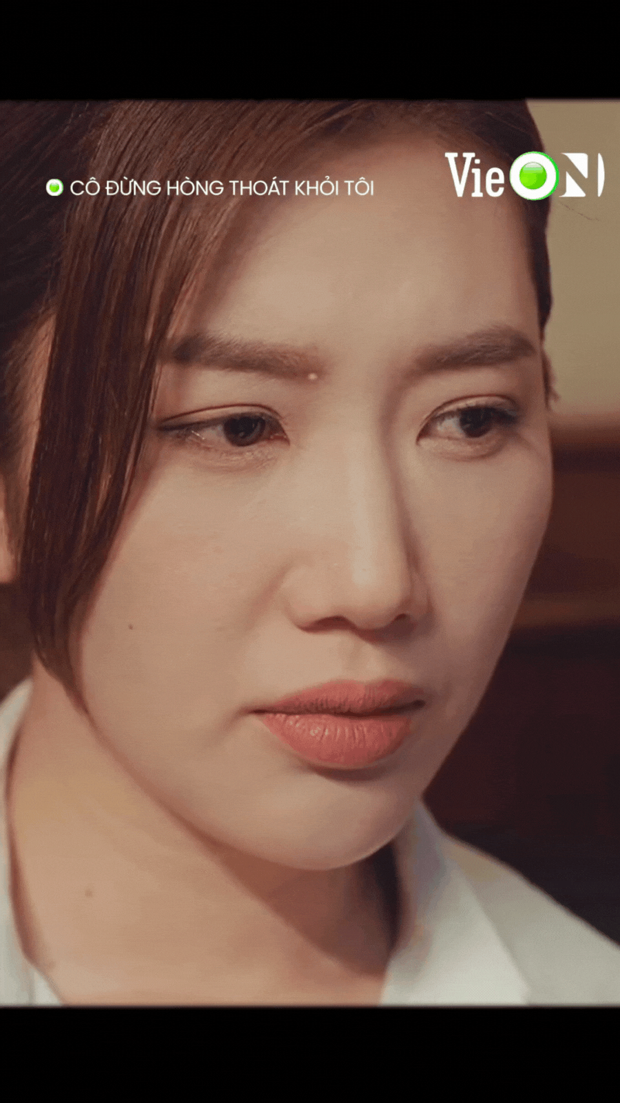 Thúy Ngân cân mọi góc máy cận