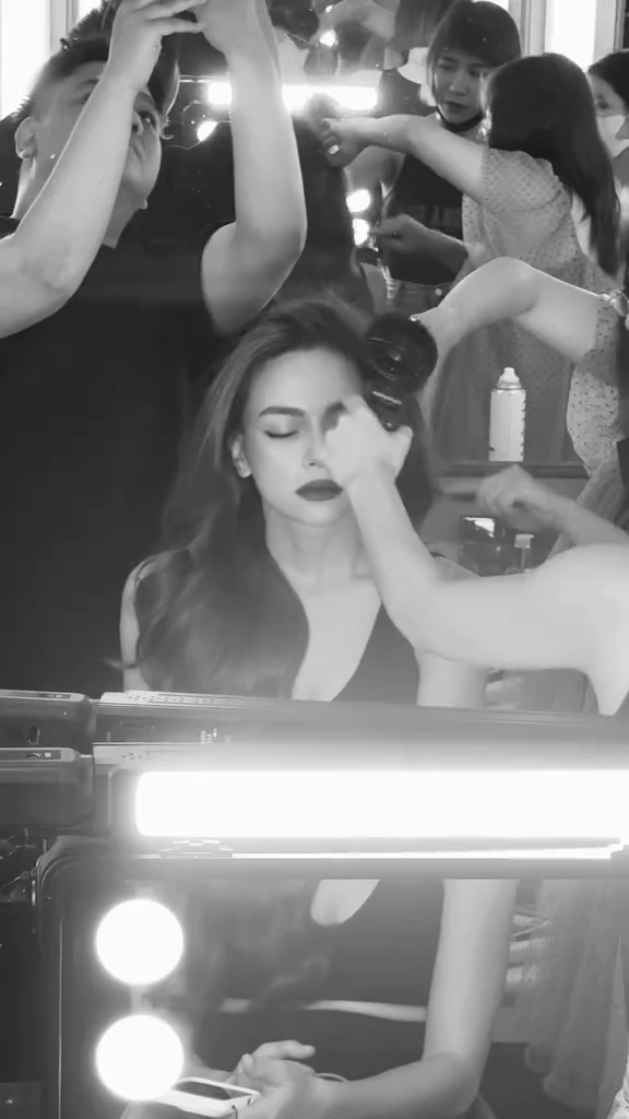 Cộng đồng mạng 'sốc' vì đoạn clip hậu trường của Hồ Ngọc Hà Ảnh 1