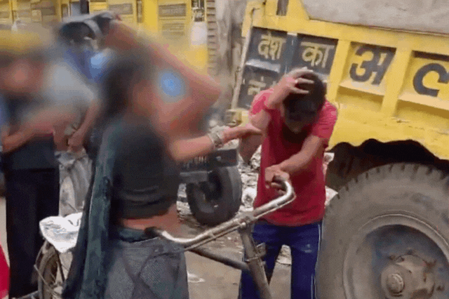 Thấy con gái bị quấy rối, người mẹ 'dạy dỗ' tên biến thái giữa đường Ảnh 1