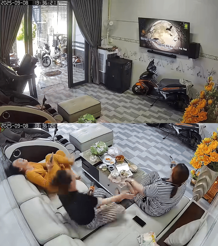 Ngay khi người phụ nữ áo sọc cất giọng hát, 2 người phụ nữ bên cạnh đã phải bật cười ngả nghiêng. Ảnh cắt từ clip