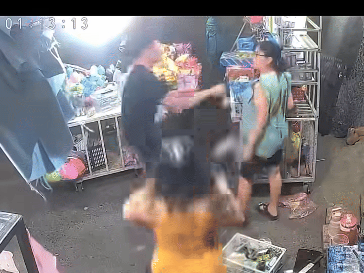 Nam thanh niên đánh người phụ nữ mang thai. Ảnh cắt từ clip