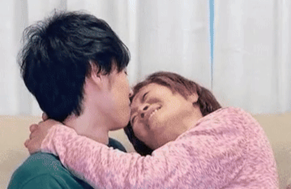 Chàng trai 23 tuổi hẹn hò bà cụ 83 tuổi gây tranh cãi dữ dội Ảnh 3