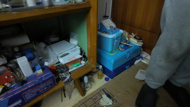 Người mẹ gọi cứu hỏa nhờ bắt con trai lúc nửa đêm, lý do khiến ai cũng bất ngờ Ảnh 2