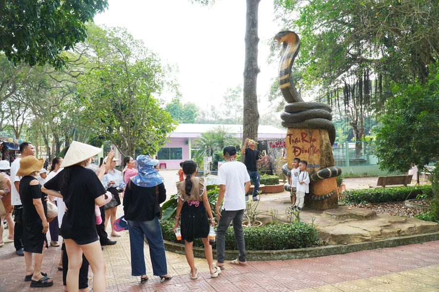 Ở quê Nam Em có một điểm đến 'rợn người' nhưng lại hút khách bậc nhất miền Tây Ảnh 5