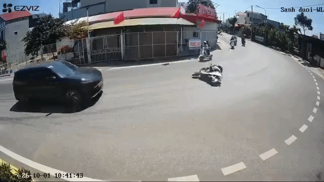 Nam sinh 'xòe' xuống đường, camera ghi lại diễn biến đáng chú ý trước đó Ảnh 2