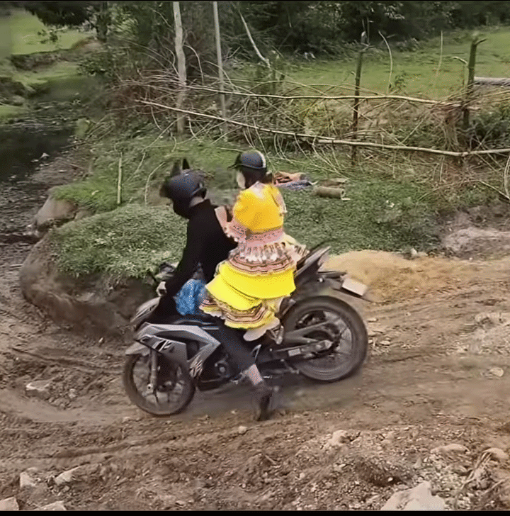 Cô dâu chú rể gặp sự cố 'dở khóc dở cười' sau lời chúc bình an Ảnh 1