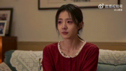 Phân cảnh nhân vật rơi nước mắt với chuyển động mượt mà được tạo bởi AI. - Clip: Weibo