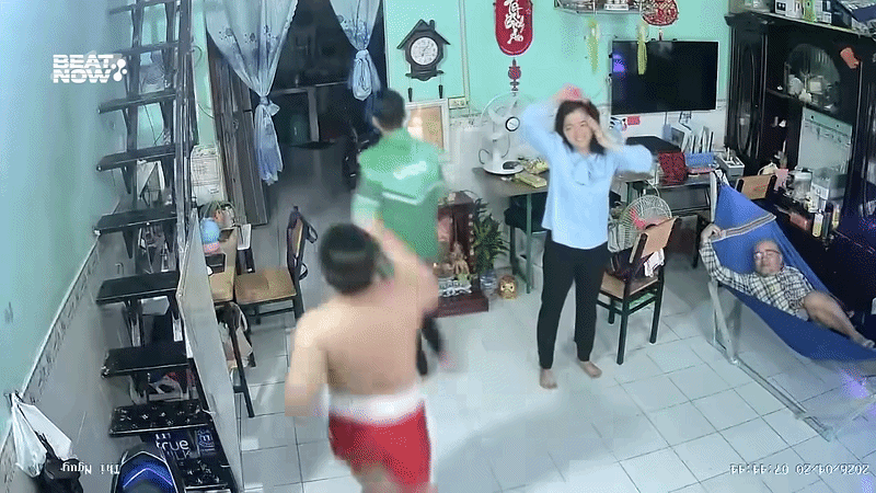 Thanh niên thể hiện võ nghệ và cái kết khó đỡ. Ảnh cắt từ clip/Nguồn: Beat Now