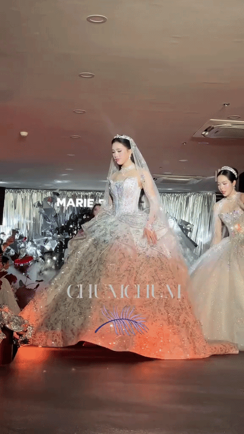 Hoa hậu Thanh Thủy gặp sự cố khi làm cô dâu trên sàn diễn. (Ảnh từ TikTok ChumChum)