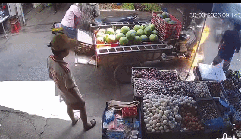 Khu chợ sốt sắng đập tắt đám cháy, dân mạng liền chỉ ra ngay lỗi sai cơ bản Ảnh 1