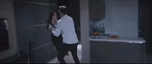 Phân đoạn Hồ Ngọc Hà và bạn trai cãi nhau trong MV khiến người xem căng thẳng khi dõi theo.
