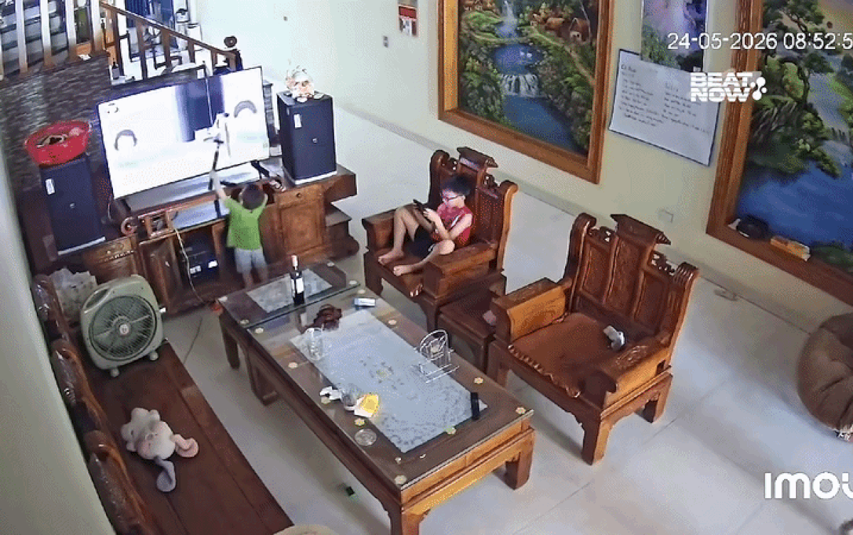 'Khối nghỉ hè' ở nhà, bố mẹ xem lại camera mà nói không nên lời Ảnh 1